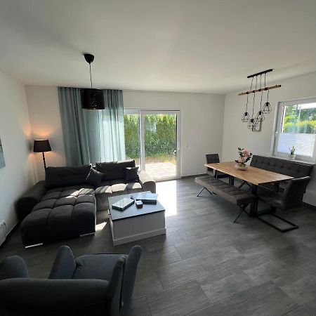 הוילה Elmenhorst/Lichtenhagen Doppelhaushaelfte Mit Terrasse מראה חיצוני תמונה