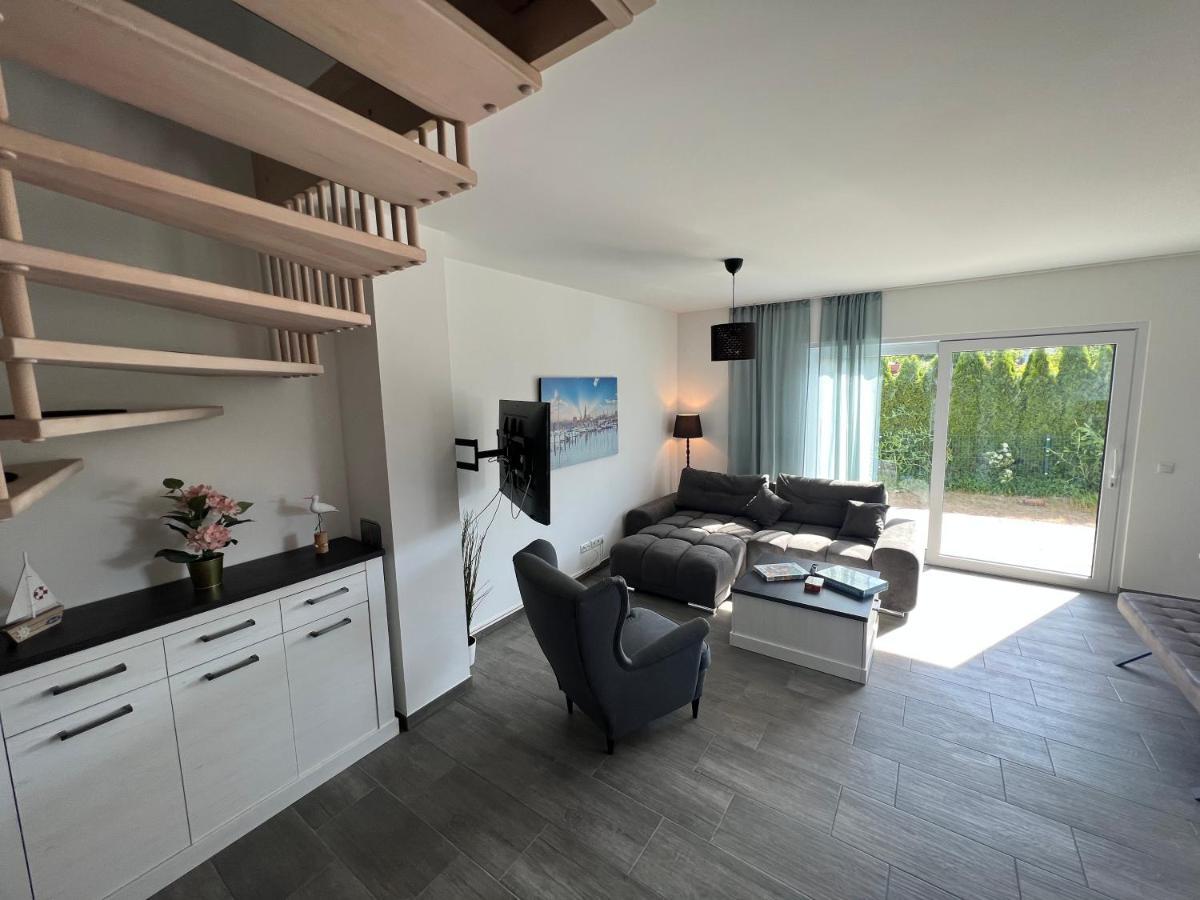 הוילה Elmenhorst/Lichtenhagen Doppelhaushaelfte Mit Terrasse מראה חיצוני תמונה